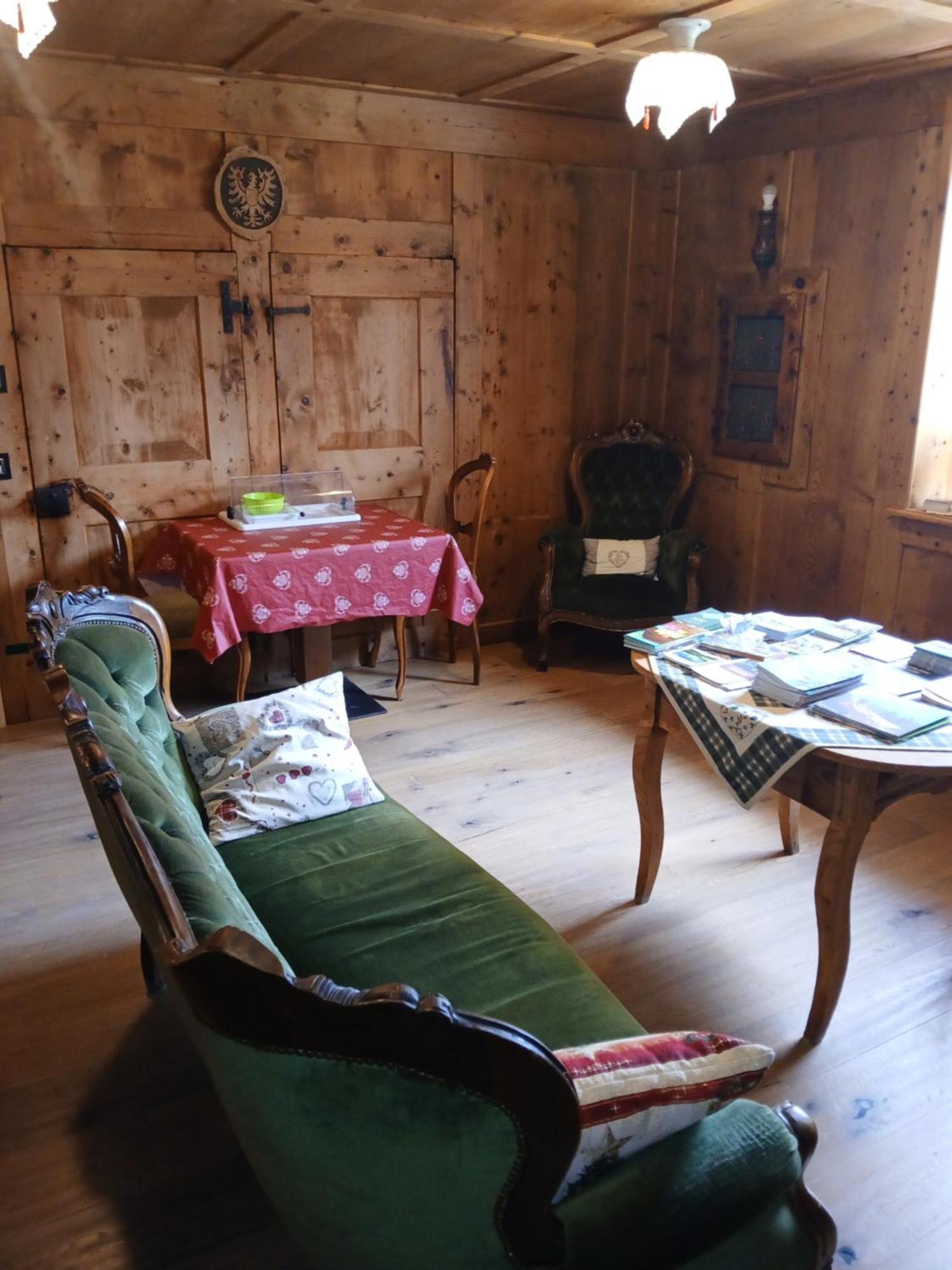 Beb La Stube Dei Partel Bed & Breakfast Ziano Di Fiemme Bagian luar foto
