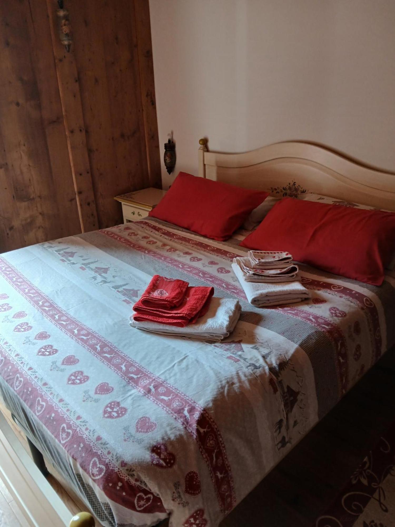 Beb La Stube Dei Partel Bed & Breakfast Ziano Di Fiemme Bagian luar foto