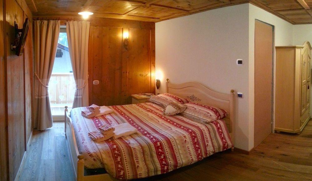 Beb La Stube Dei Partel Bed & Breakfast Ziano Di Fiemme Bagian luar foto